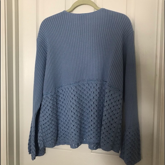 Adorable Woman’s Top - Picture 2 of 3